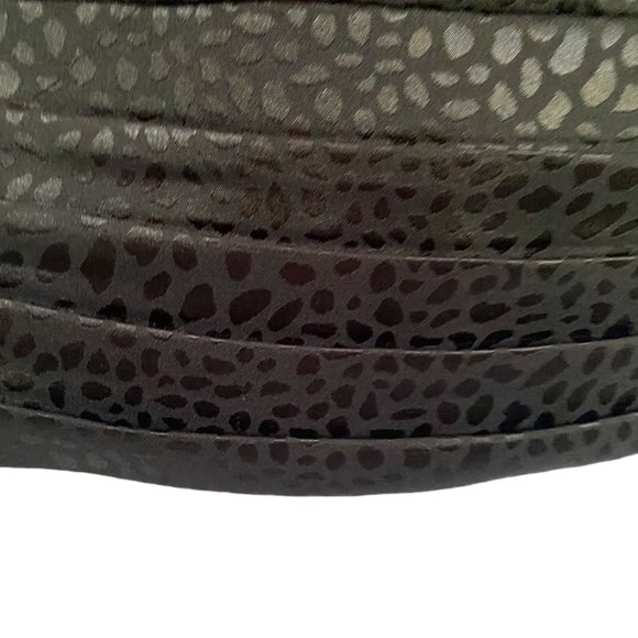 Milk & Honey Black on Black Peek-a-Boo Cut Out Front Puff Short Sleeves Sz L #01 - Picture 6 of 8